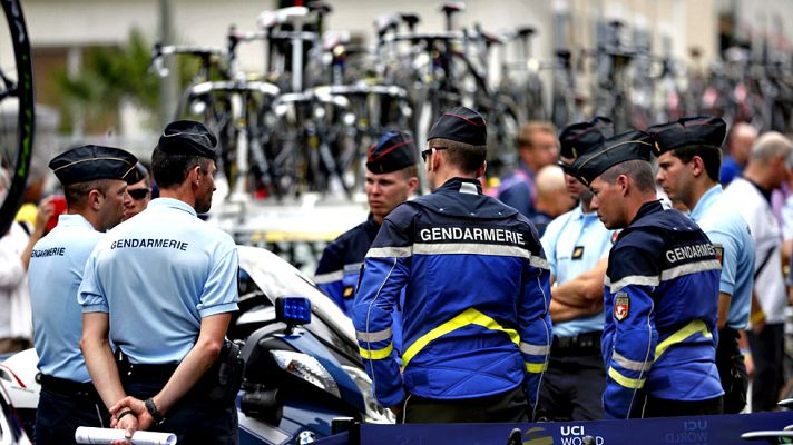 Telediario 1 - El Tour vela por la seguridad de entre 10 y 12 millones de espectadores