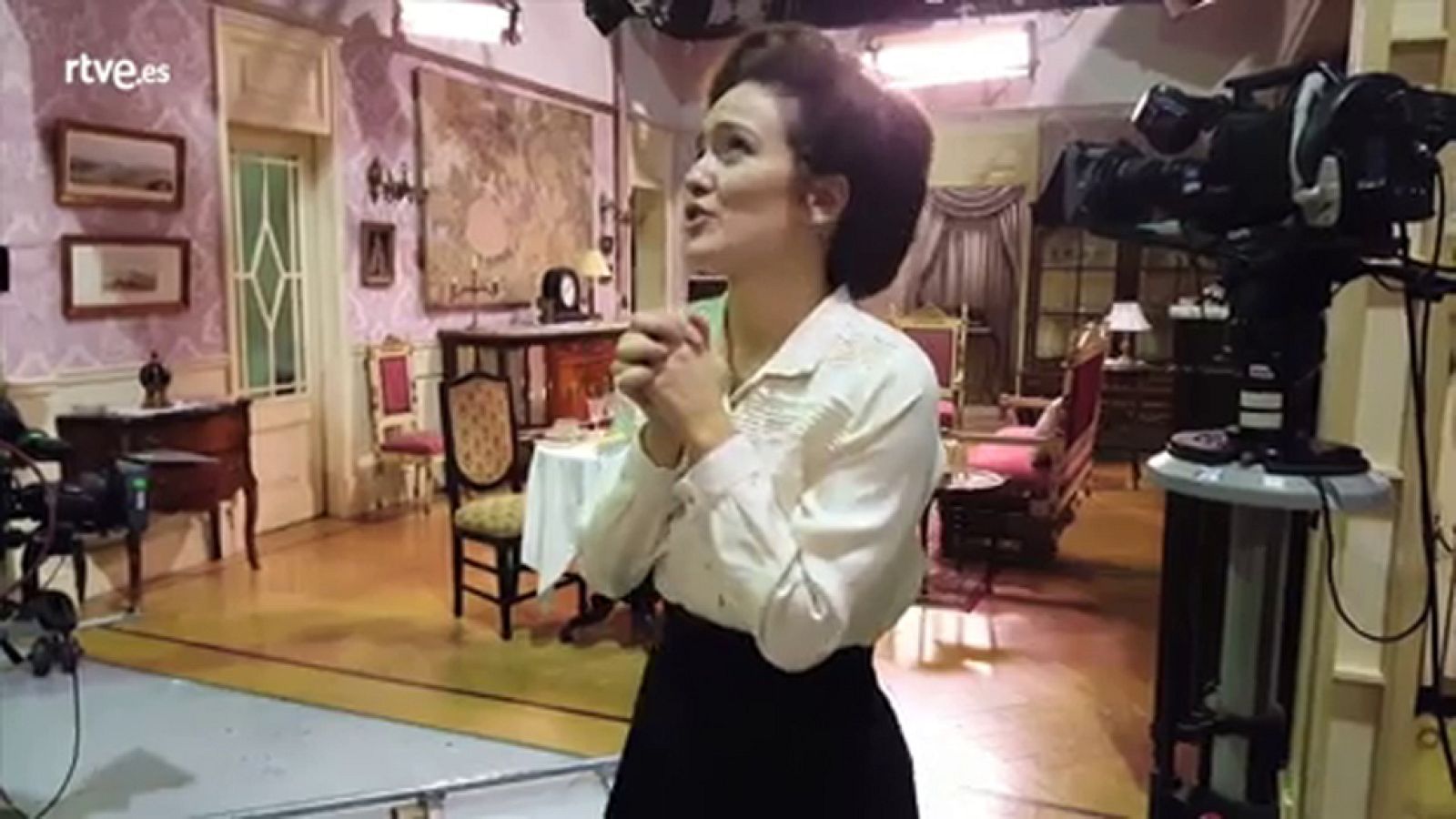 Acacias 38 - ¡Humidad os convida a su boda con Mauro!