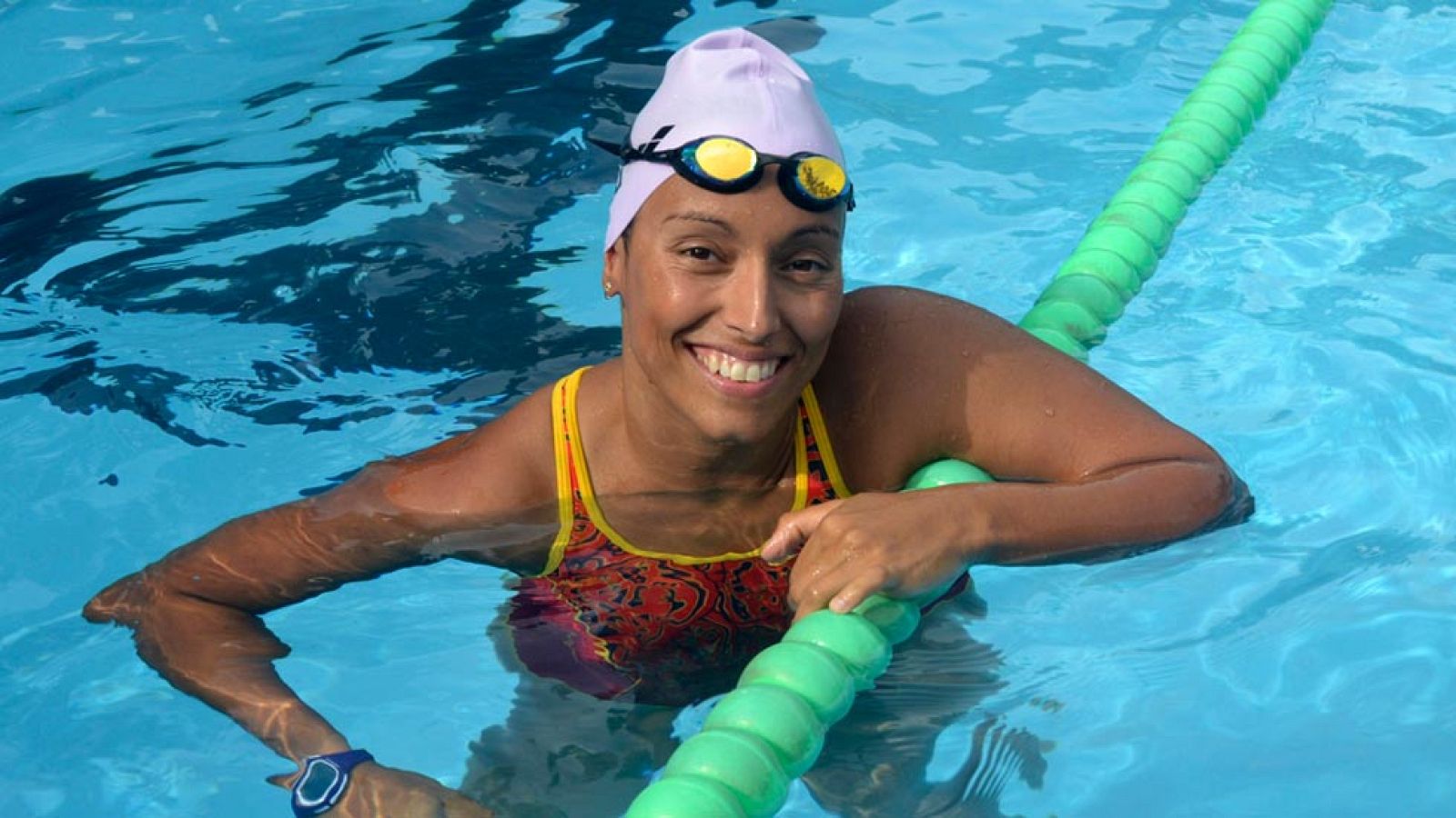 Las brazadas de Teresa Perales son música | Ver