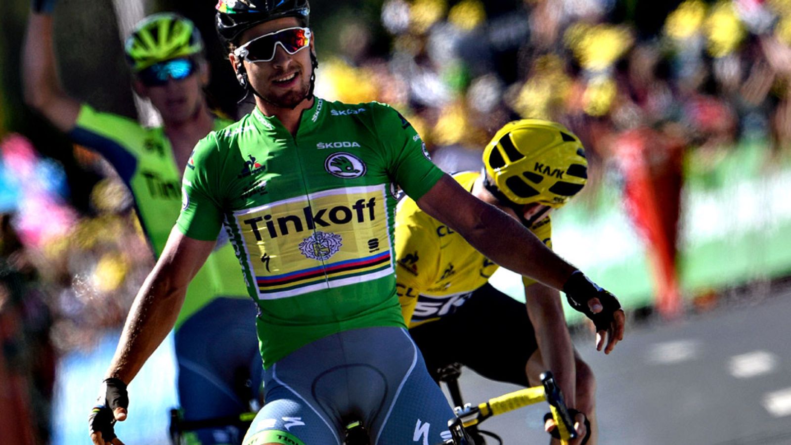 El eslovaco Peter Sagan logró hoy en Montpellier su segundo triunfo de etapa en el Tour de Francia al formar en el tramo final de la etapa un abanico junto con el británico Chris Froome, que amplió su ventaja en el liderato de la general.