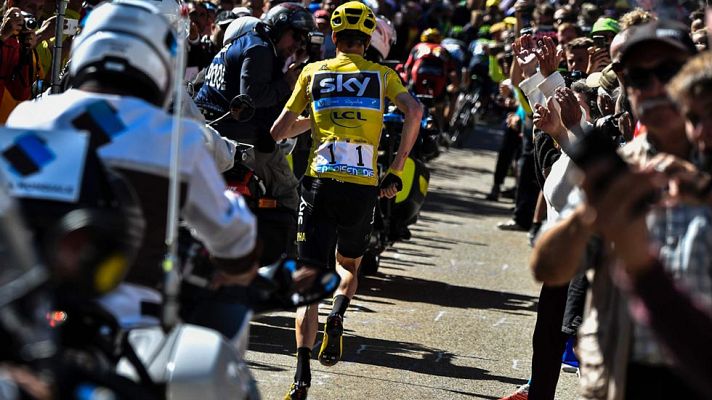 Tour de Francia - Una caída deja a Froome sin bici