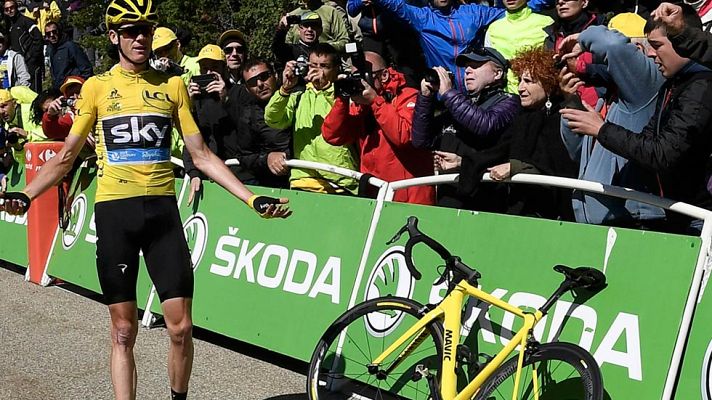 Tour de Francia - Froome conserva el liderato de milagro en un accidentado final de etapa