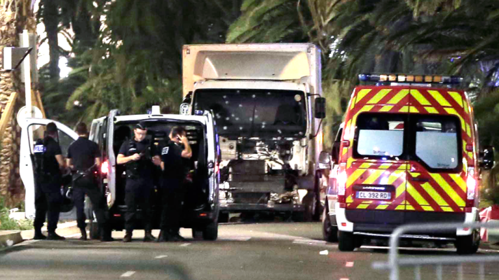 La mañana - Al menos 84 muertos tras arrollar un camión a una multitud e