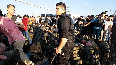 Miles de detenciones en Turqua tras el golpe de Estado