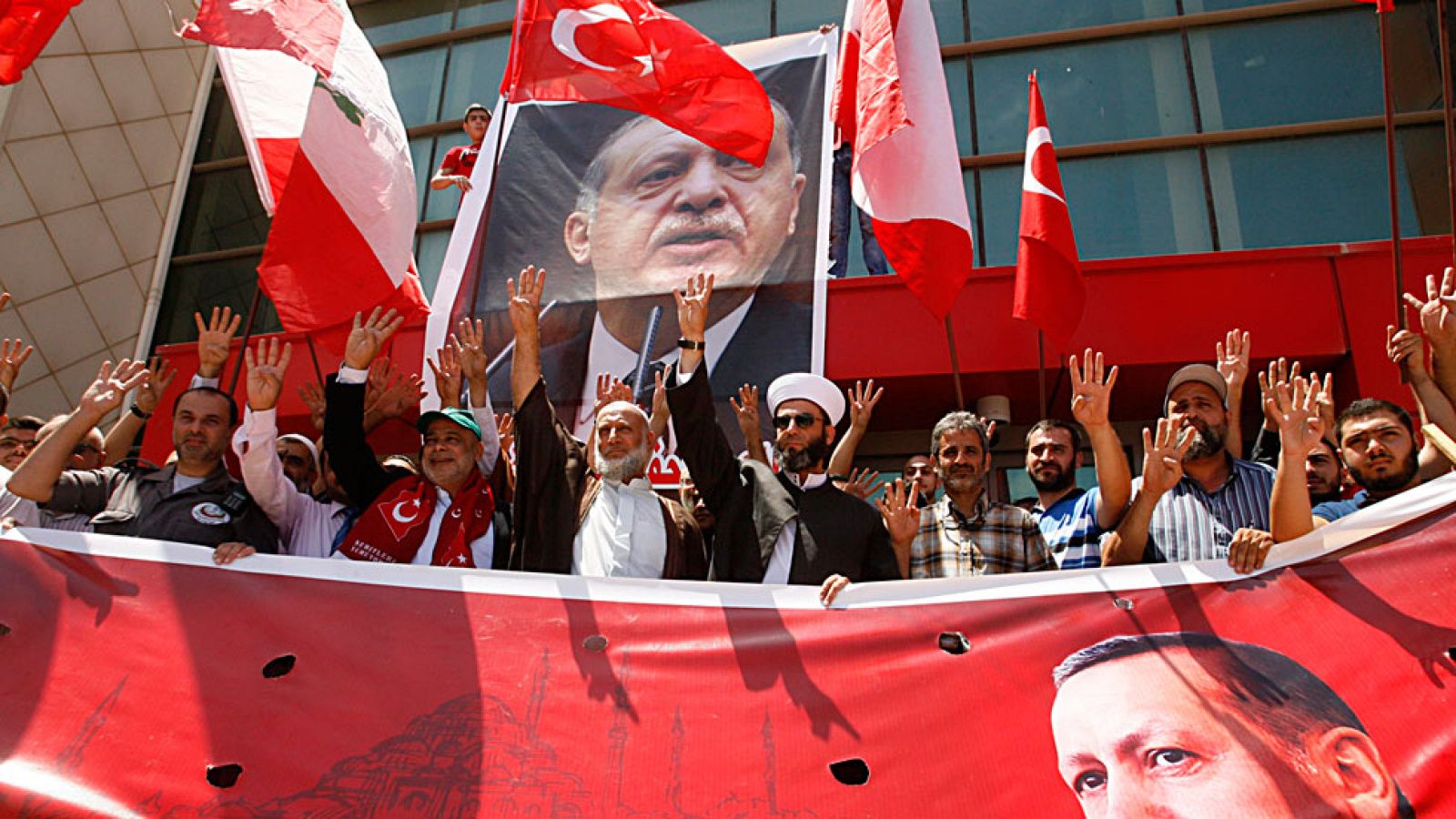 Los choques del Ejército con Erdogan y la inseguridad explican el golpe militar en Turquía