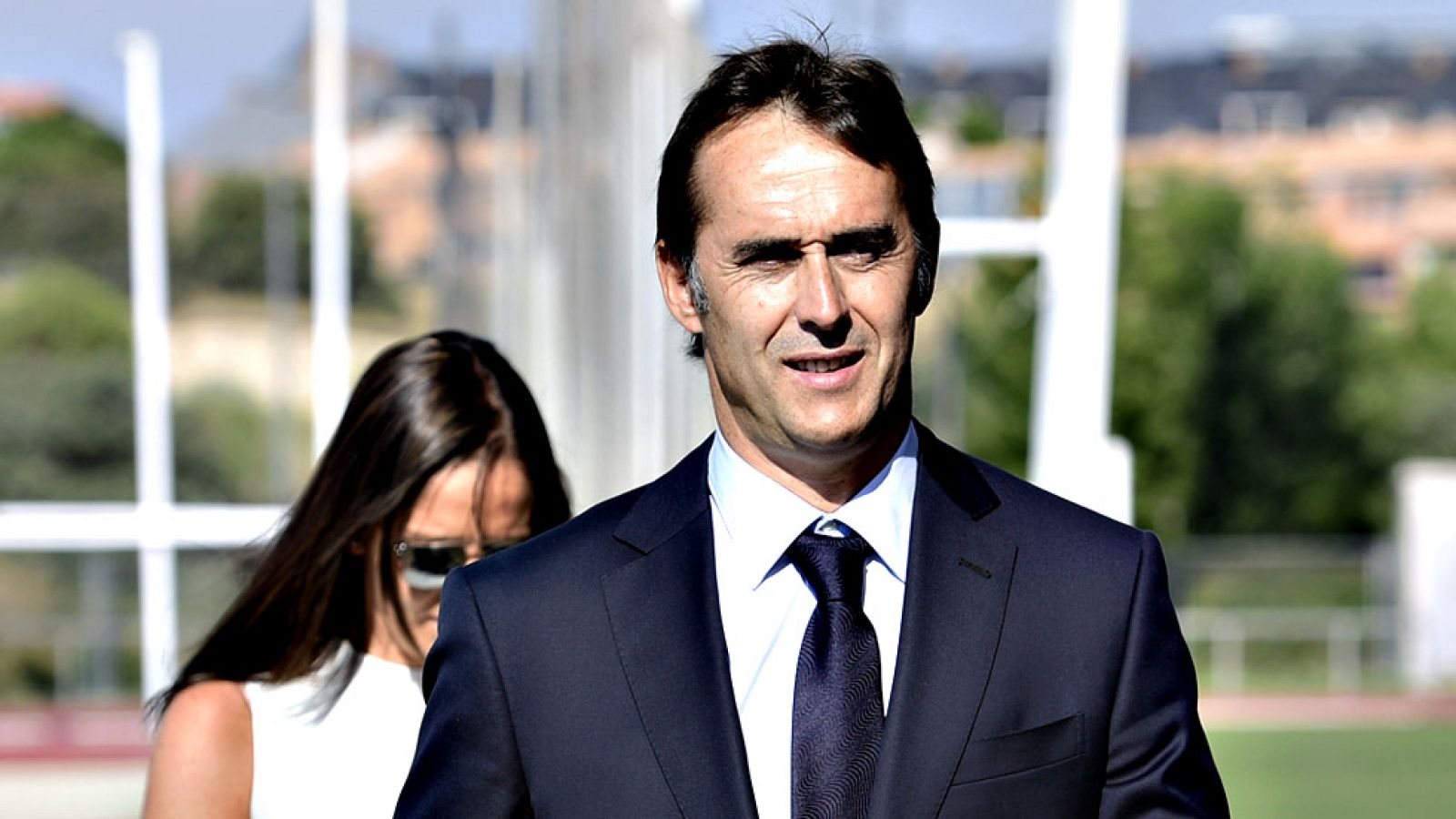 El flamante seleccionador, Julen Lopetegui, ha sido presentado por el presidente de la RFEF, Ángel María Villar, y ha comparecido por primera vez ante los medios de comunicación.