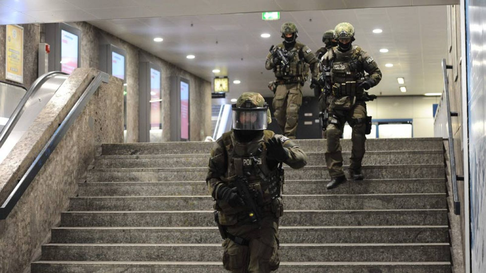 Al menos cinco muertos y varios heridos en un tiroteo en un centro comercial de Múnich | Ver