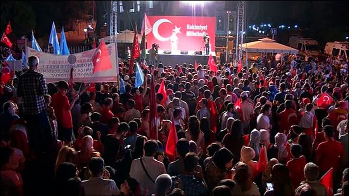 Telediario 1 - El Ejército turco dependerá directamente de Presidencia