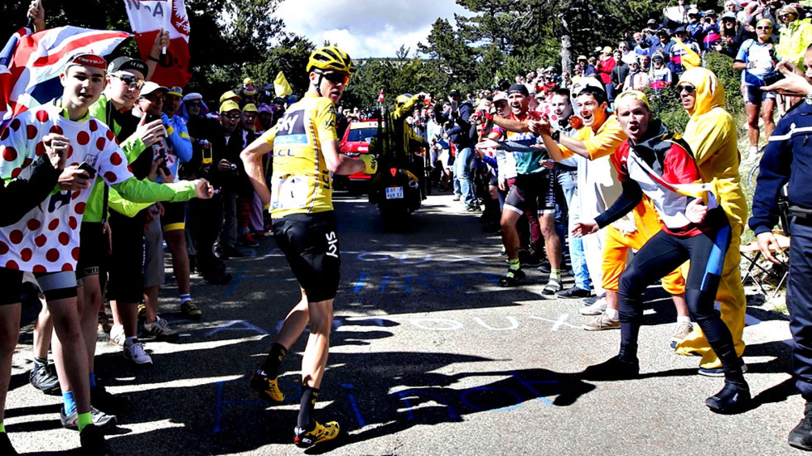 La 103ª edición del Tour de Francia será recordada por el protagonismo de Chris Froome y su equipo, el Sky. Desde su solvencia en la contrarreloj a su fortaleza en la montaña, tanto subiendo como bajando. Sin olvidar su carrera a pie en el Mont Vento