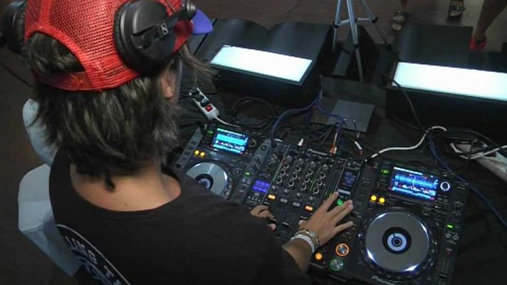Telediario 1 - Los DJ's del futuro se forman en Valencia