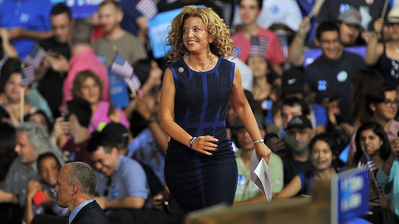 La filtración de mails internos reaviva la tensión de los demócratas antes de su convención