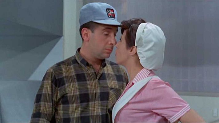 Cine internacional - Las que tienen que servir