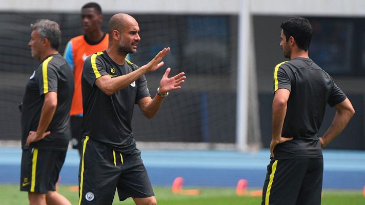 Telediario 1 - El reencuentro Guardiola - Mourinho deberá esperar por culpa del césped