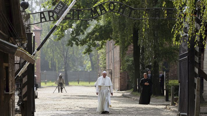 Informativo 24h - El papa Francisco visita los campos de concentración de Auschwitz y Birkenau