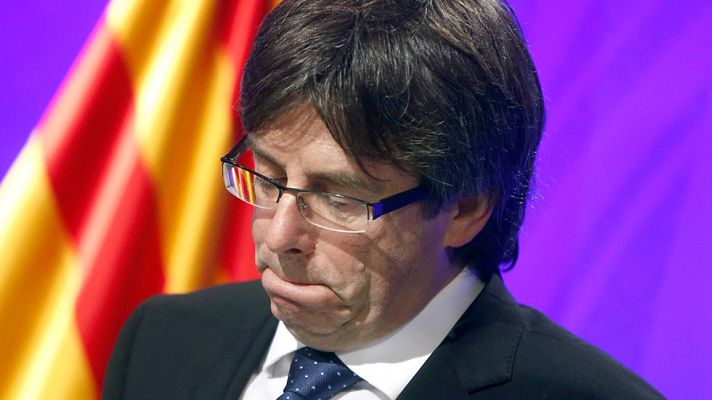 Telediario 1 - Puigdemont pide "lealtad" a la CUP antes de exigir nada y le alerta del peligro de repetir elecciones