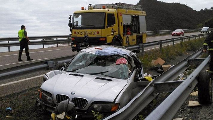 Telediario 1 - Casi 700 personas han fallecido en las carreteras en lo que va de 2016, 51 más que en 2015