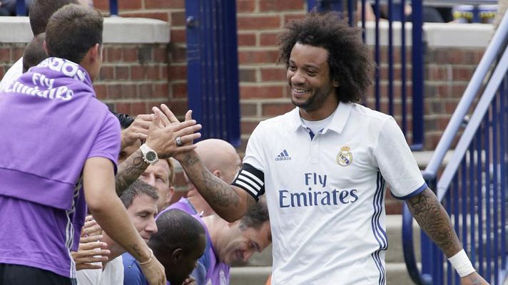 Telediario 1 - El Madrid mezcla turismo y entrenamientos