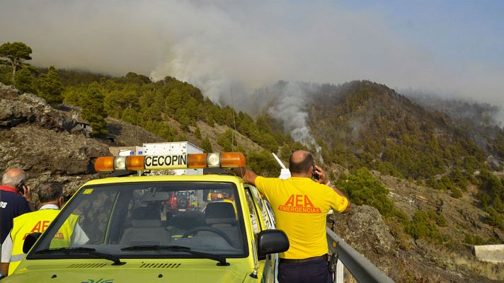 Telediario 1 - Muere un agente forestal en las tareas de extinción del incendio de La Palma que afecta a casi 2.000 hectáreas