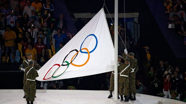 Río 2016 - Río 2016 - La bandera olímpica es izada en el estadio de Maracaná