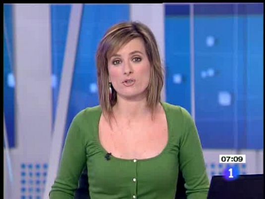  - Ahdmadineyad, 'anti-reina' Isabel