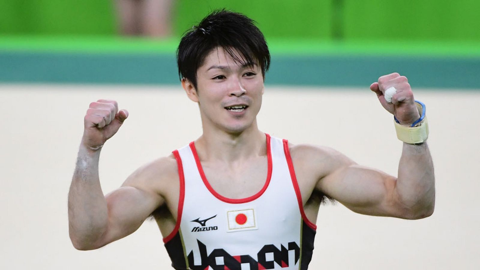 Kohei Uchimura, el mejor gimnasta de la historia por número de títulos, logró este lunes en Río el único que le faltaba, el oro olímpico por equipos, que Japón alcanzó tras una remontada memorable para superar a Rusia, líder hasta los dos últimos apa
