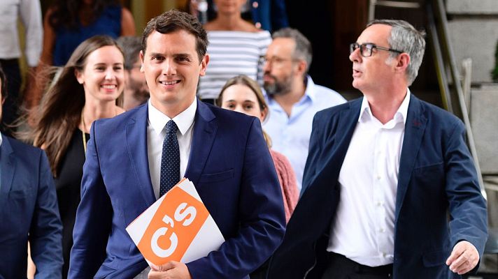 Telediario 1 - Ciudadanos abre la puerta a votar "sí" a Rajoy pero exige seis medidas de regeneración y fecha de investidura para negociar
