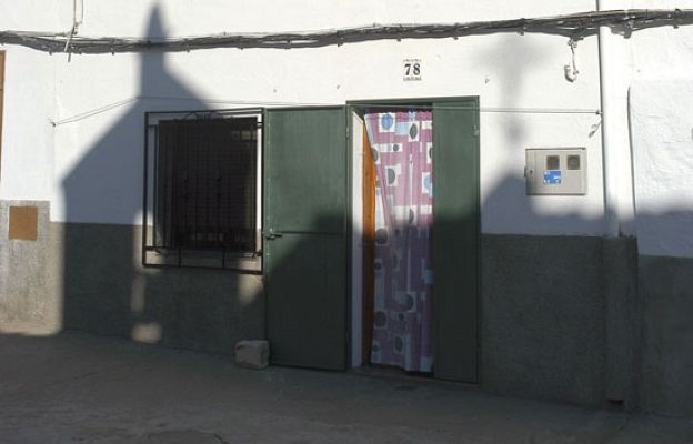  - Una mujer mata a su padre