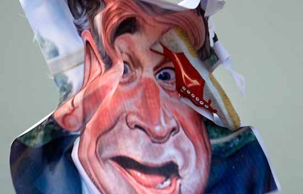  - Lluvia de zapatos contra Bush