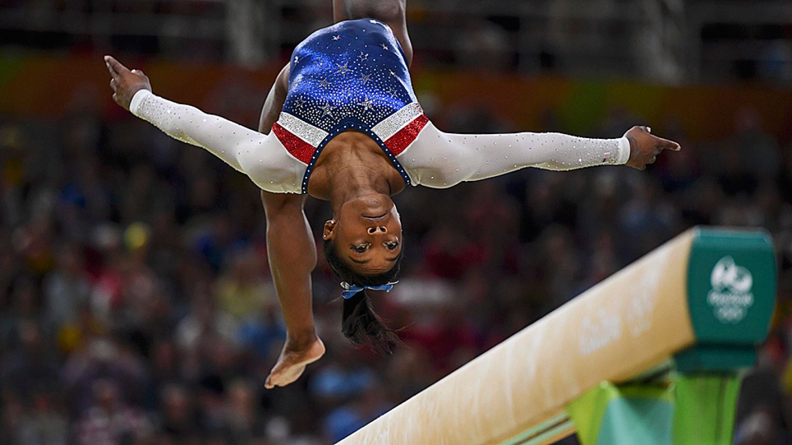 Simone Biles en su ejercicio de la final de gimnasia artística individual de Río 2016 | Ver