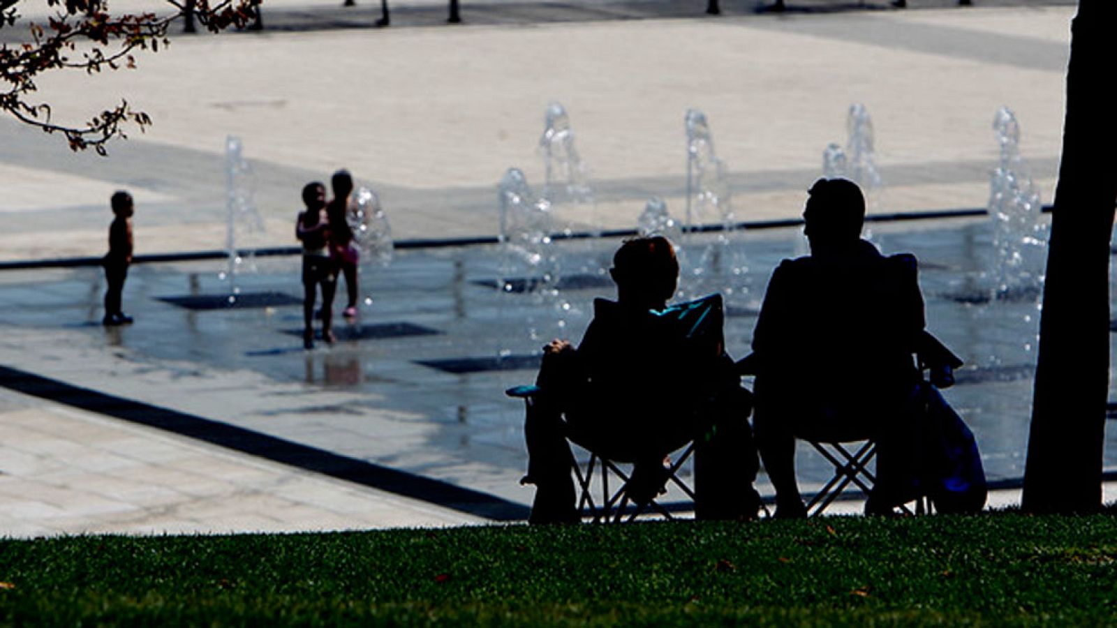 Calor suave en las playas y más de 35 grados en el interior peninsular durante el puente