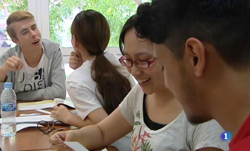 Molt més que sol i platja. Augmenten a Catalunya els visitants que durant l'estiu venen per aprofondir coneixements