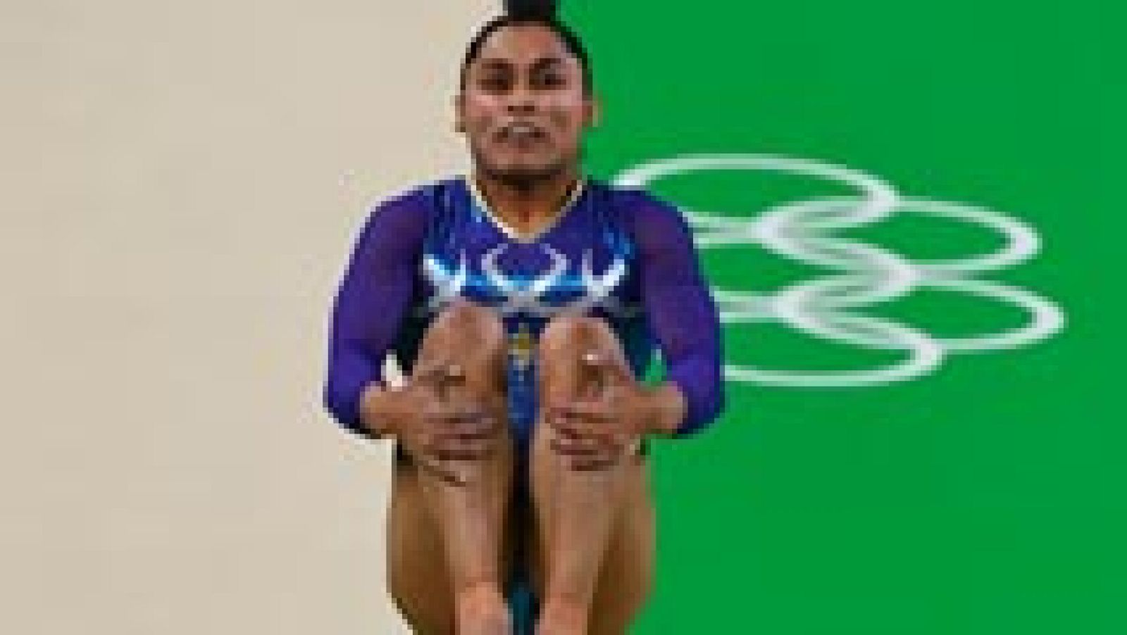 La gimnasta india Dipa Karmakar, quien ejecutó un 'produnova' (15.266), el salto más difícil, se la jugó para lograr alcanzar el bronce, pero se quedó a las puertas y acabó con una puntuación total de 15.066.
