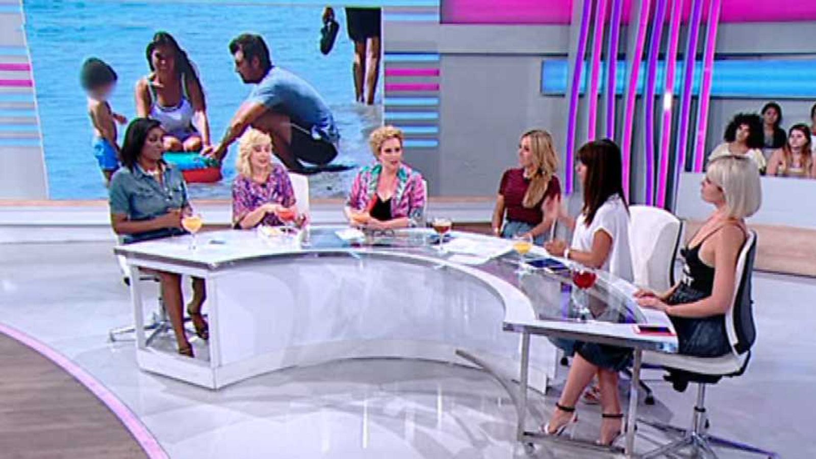 Amigas y conocidas - 16/08/16 - ver ahora