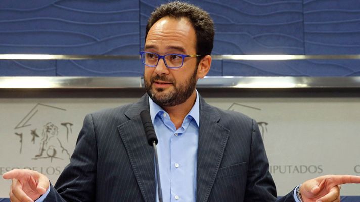 Telediario 1 - El PSOE se mantiene en el "no" a Rajoy y reclama la fecha de investidura