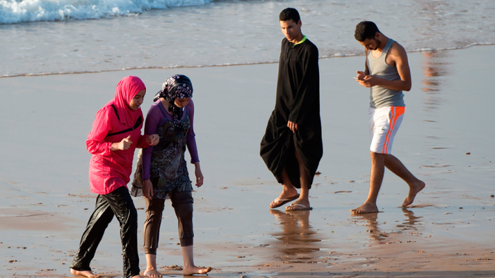 La mañana - La polémica del 'burkini' se extiende por Europa