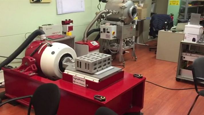 Telediario 1 - Ya está en órbita el tercer nanosatélite desarrollado por una universidad española