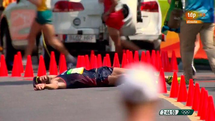 Río 2016 - ohann Diniz se desmaya en los 50 kilómetros marcha pero sigu
