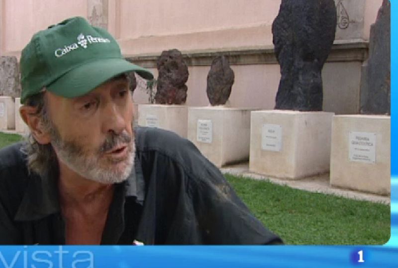 L'Entrevista de l'informatiu Cap de Setmana: Miquel Fuster que va viure 15 anys al carrer i explica la seva experiència en un còmic