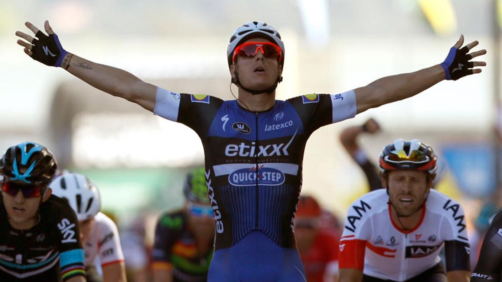 Vuelta 2016. Etapa 2 | El belga Meersman gana el primer esprint de la Vuelta, Kwiatkowski líder - Vuelta ciclista a España | Ver