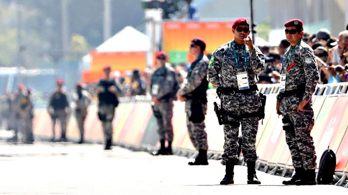 Telediario 1 - Río 2016 | Río de Janeiro vive el día de mayor tráfico aéreo de su historia