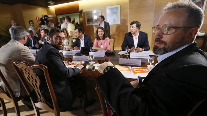 Telediario 1 - PP y Ciudadanos discrepan sobre cuándo tienen que dimitir los cargos imputados por corrupción