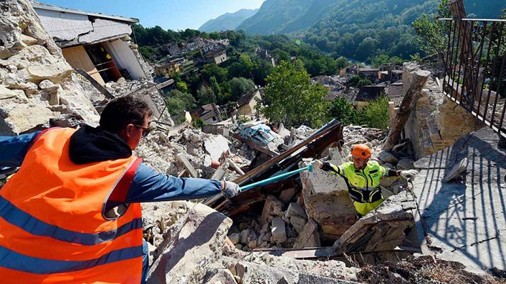 La mañana - La Mañana - Al menos 267 muertos en el terremoto de Italia