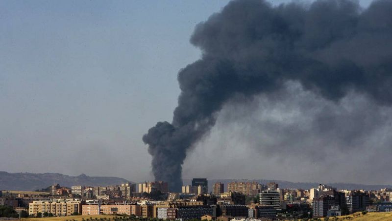 Declarado un incendio en una planta de reciclado de Guadalajara - Informativo 24h | Ver