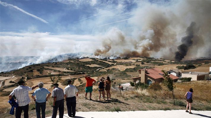 Telediario 1 - Estabilizan el incendio de Tafalla, en Navarra