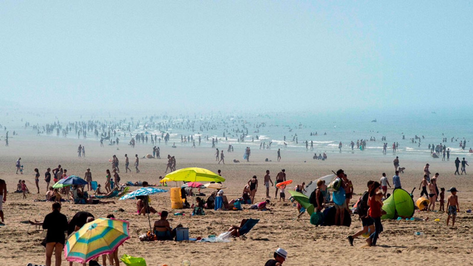 Descenso de temperaturas en el Cantábrico y viento fuerte en Canarias