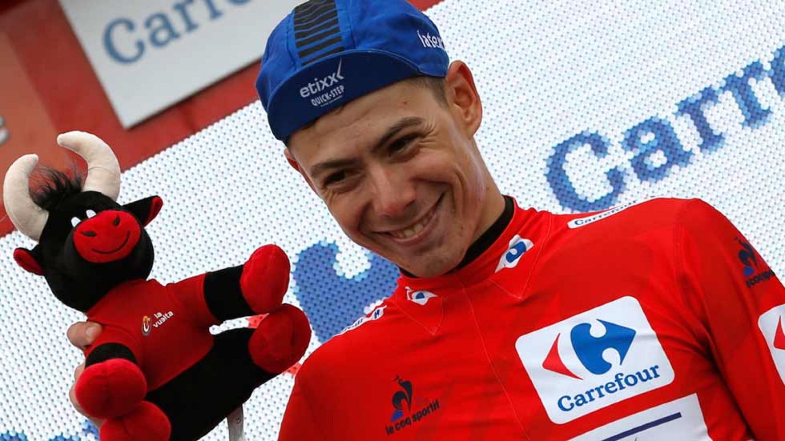 David de la Cruz, primer triunfo español y jersey rojo de premio | Ver