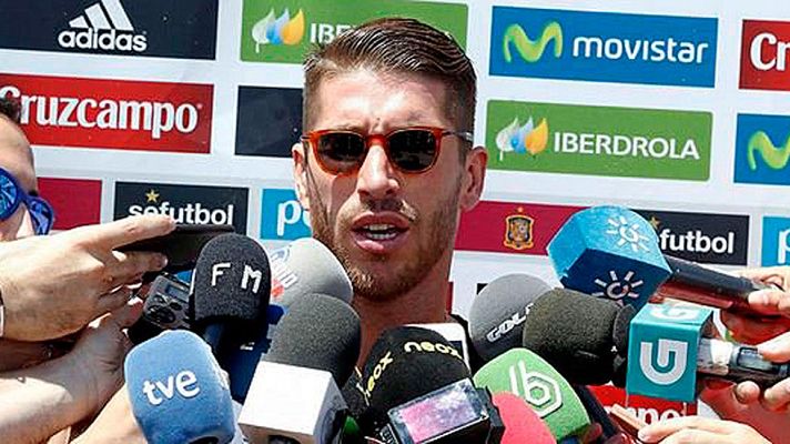 Telediario 1 - Sergio Ramos: "A todos nos sorprende la ausencia de Casillas"