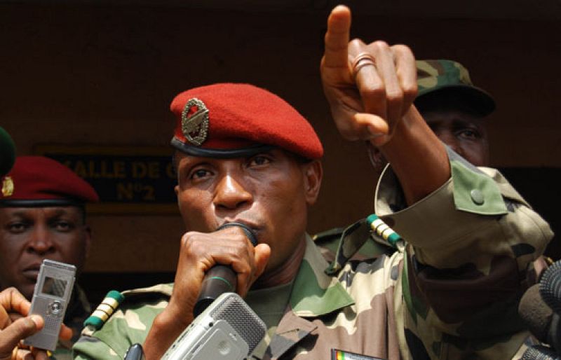 Los golpistas de Guinea degradan a los generales