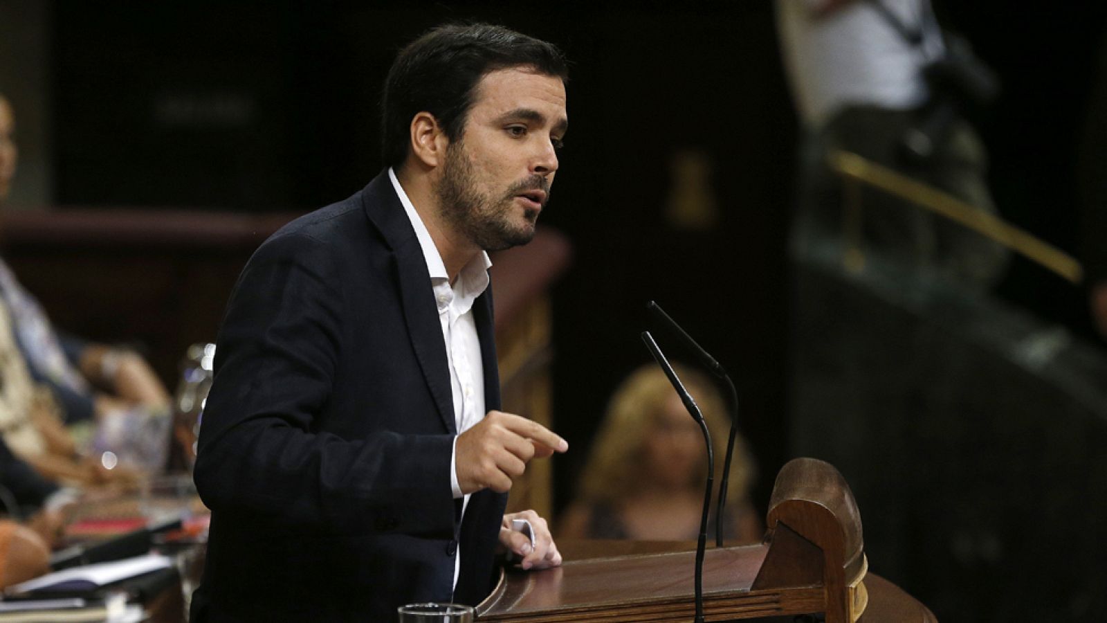 Alberto Garzón califica a Rajoy de ser el "representante de una organización corrupta" - Especiales informativos | Ver