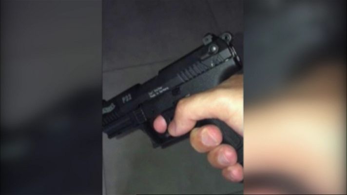 Telediario 1 - La Policía Nacional detiene a un hombre por amenazar con una masacre contra el colectivo LGTB en Barcelona